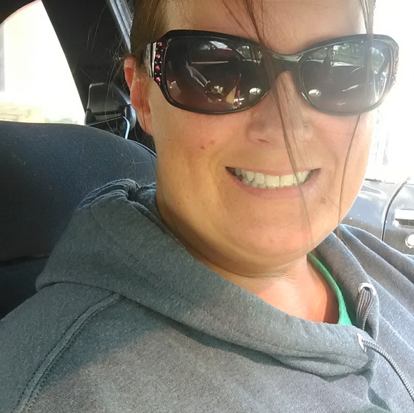 Meet your Posher, Allison - Picture 3 of 5